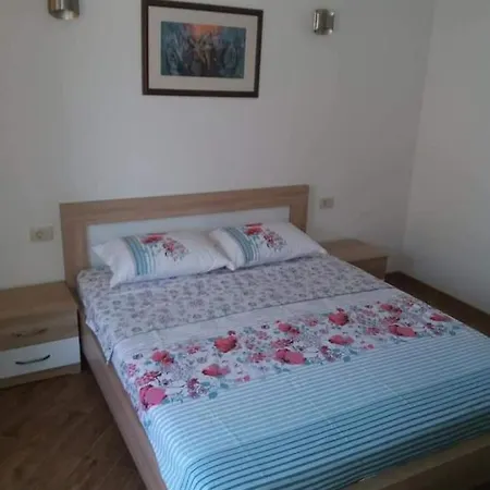 Olive Tree Apartments Tivat Exterior photo